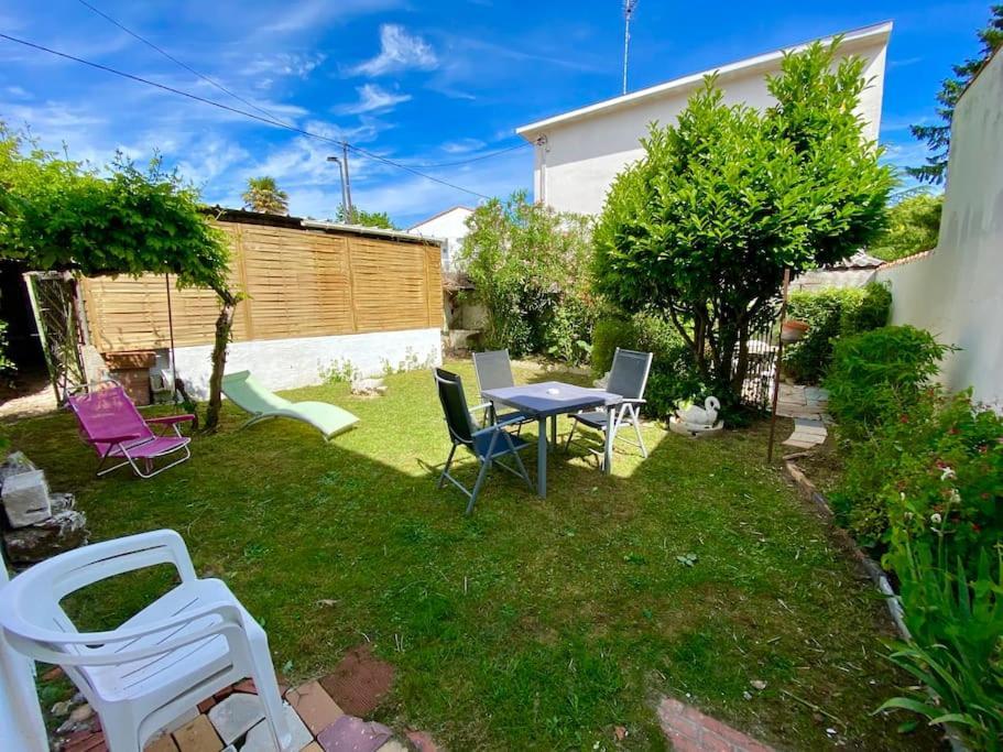 Maison De Vacances Climatisee 4 Etoiles 생죠지드디돈느 외부 사진